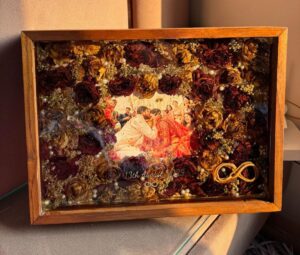Customized Resin Wedding Frame